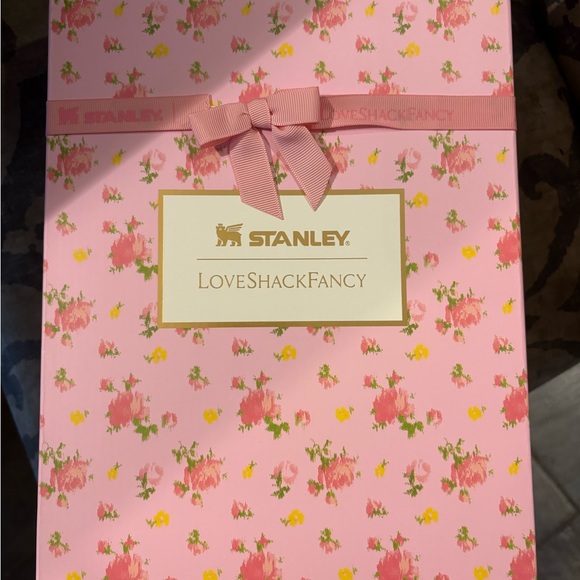 Stanley Pink Floral LoveShackFancy Rumbler in Gift Box 30oz - Picture 1 of 10